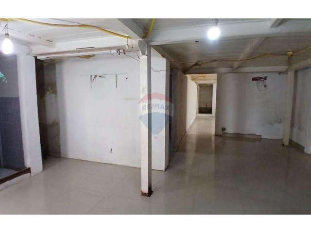 Excelente OPORTUNIDADE  para o seu negócio prosperar! Loja comercial com 120m² e 2 pavimentos.