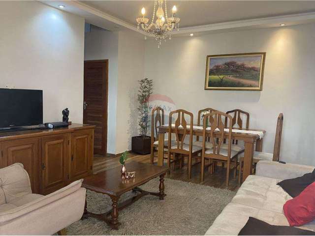 Vendo em Vila Valqueire uma excelente casa triplex!