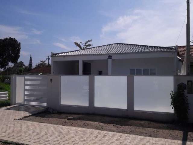 Ótima casa com piscina no balneário nereidas