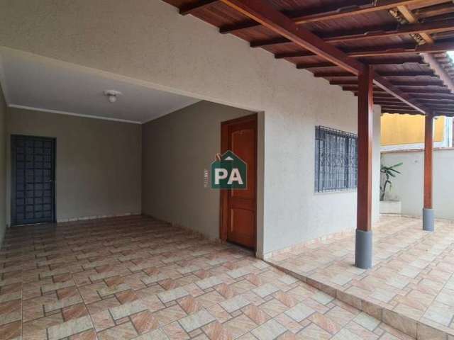 Casa com 3 quartos à venda no Jardim Amaryllis, Poços de Caldas  por R$ 750.000