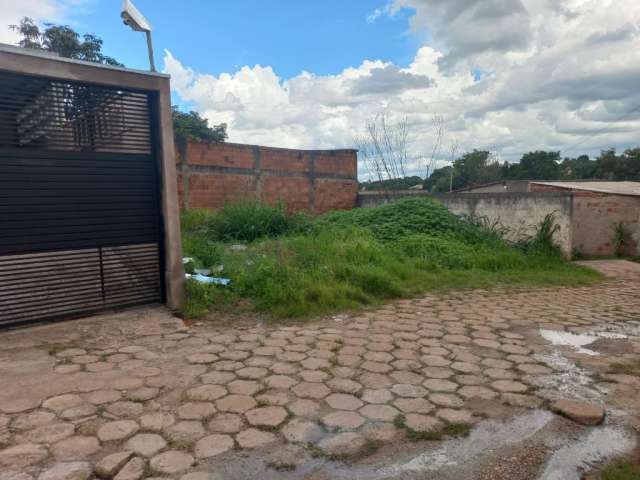 LOTE / TERRENO PLANO  A VENDA EM ARNIQUEIRAS - DENTRO DE CONDOMÍNIO - (12,5 x 10)  CESSÃO DIREITOS NÃO ACEITA FINANCIAMENTOTO.