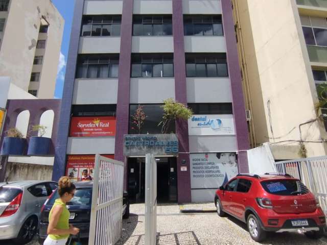 Ótima sala comercial no térreo do Centro Médico Comercial Garcia - Salvador/Ba