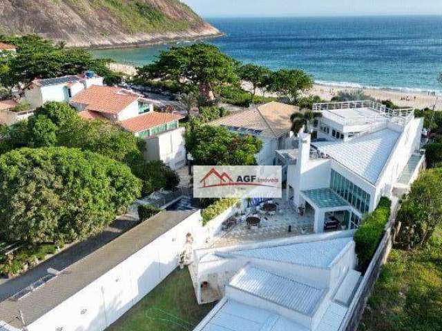 Casa com 02 lotes, frente mar em Itacoatiara