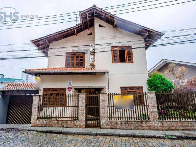 Casa com 3 dormitórios à venda, 482 m² por R$ 1.500.000,00 - Petrópolis - Blumenau/SC