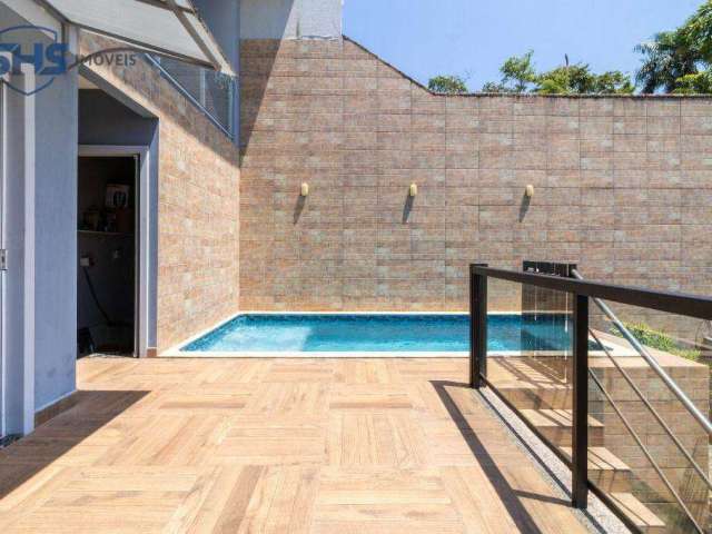 Linda casa com piscina com 4 quartos, sendo 1 suíte e com piscina no bairro da Velha