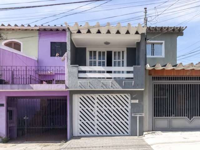 Casa tipo para venda com 3 quartos, 96m²