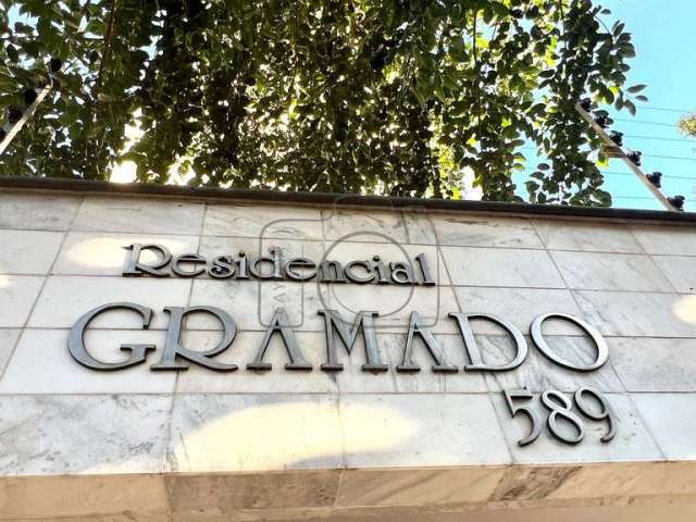 Apartamento à venda, Ed. GRAMADO com 3 dorm. (1 suíte) 95m² útil, sala ampla e cozinha ampla, 1 vag