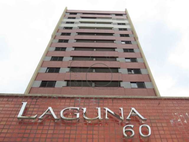 Apartamento no Ed. Laguna - Rua Guararapes, 60