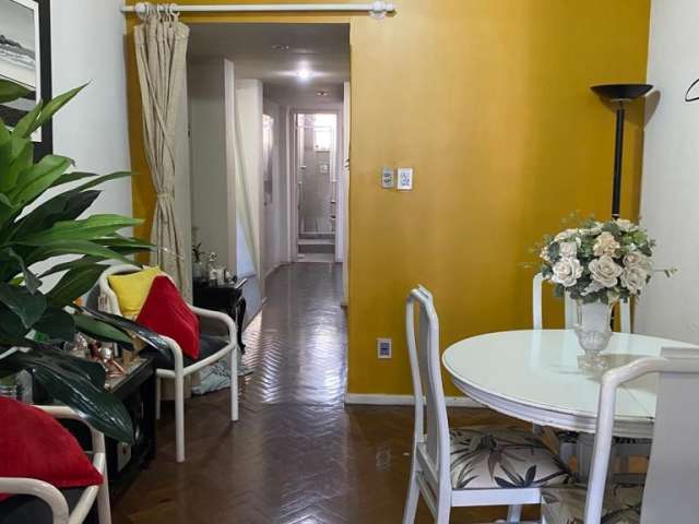 Oportunidade para investimento no Catete - Apartamento aconchegante  para venda