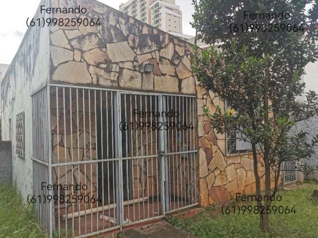 Lote com 02 imóveis de uso mixto (comercial e residencial) na QNA 18, a melhor localização de Taguatinga.