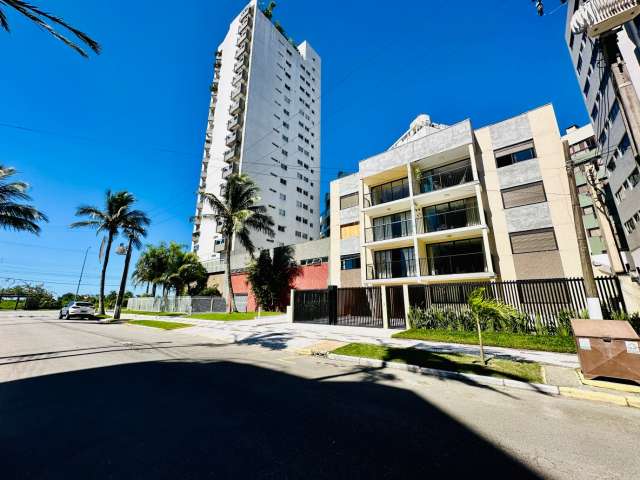 Apartamento à venda  pé na areia em Caiobá.