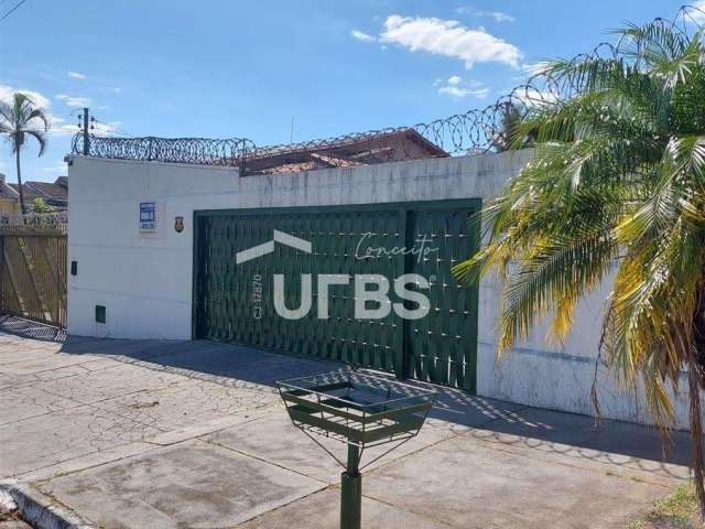 Casa com terreno de 390 m² no Parque Ahanguera