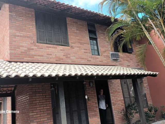 Casa em condomínio fechado com 4 quartos à venda na Rua Joe Collaço, 719, Santa Mônica, Florianópolis por R$ 1.800.000