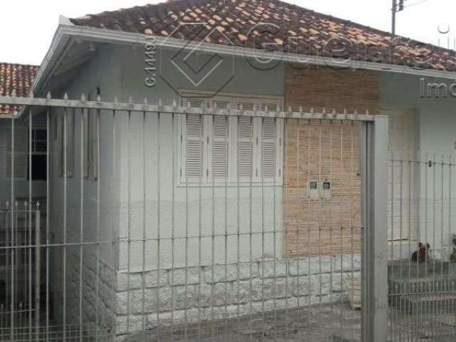 Casa em condomínio fechado com 4 quartos à venda na Rua Antônio Eleutério Vieira, 290, Agronômica, Florianópolis por R$ 780.000