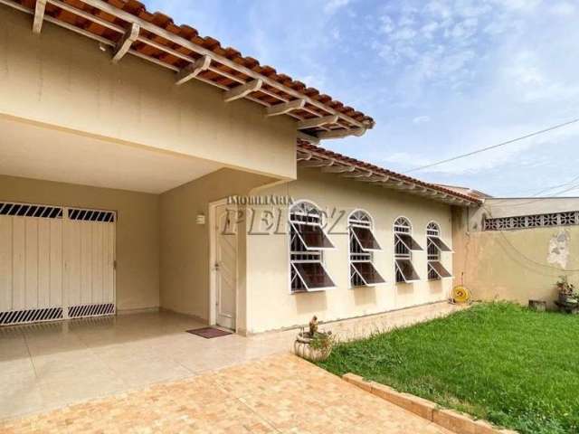 Casa com 3 quartos à venda na Rua Roma, --, Parque Residencial Joaquim Toledo Piza, Londrina por R$ 580.000