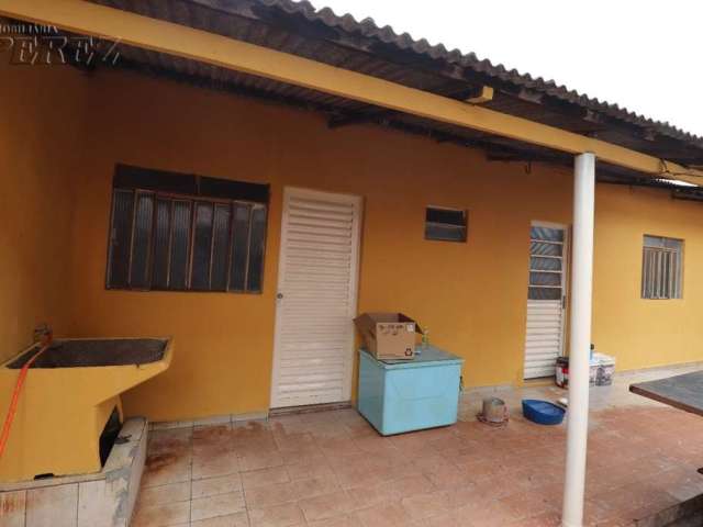 Casa com 1 quarto para alugar na Guilherme de Almeida, --, Ouro Branco, Londrina por R$ 800