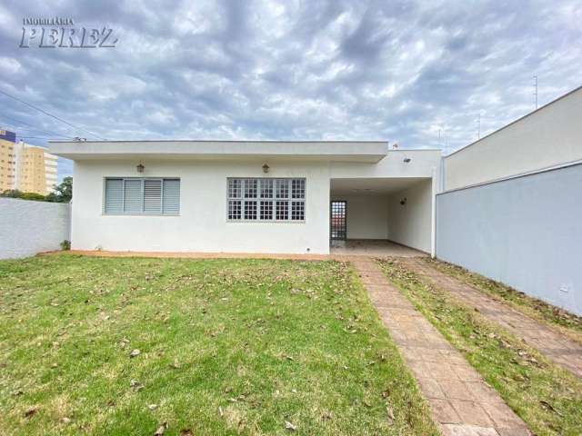 Casa com 3 quartos para alugar na Líbero Badaró, --, Vila Fujita, Londrina por R$ 2.500