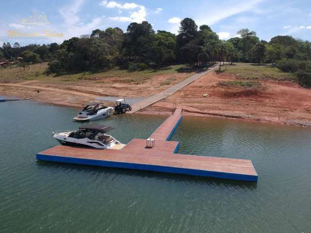 Represa, terreno plano em condomínio de alto padrão