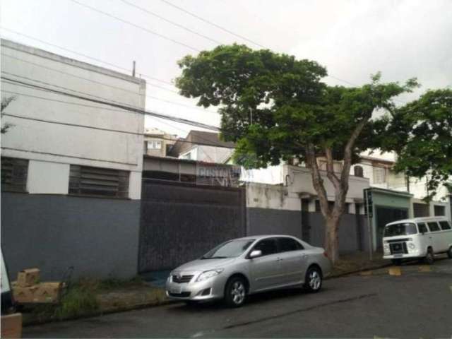 Galpão industrial no bairro Bela Aliança, 600 m², terreno total 1130 m²