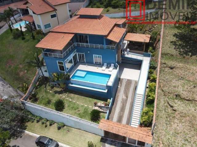 Imperdível oportunidade: Casa de alto padrão à venda em condomínio na Granja Caiapiá, Cotia-SP - 3 quartos, 1 suíte, 3 salas, 3 banheiros, 4 vagas, 377,80m²!