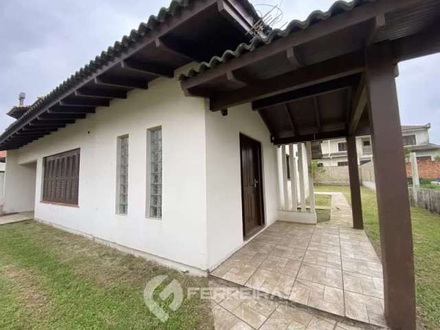 Casa com localização privilegiada a uma quadra da praia – Venda ou Locação Anual em Tramandaí