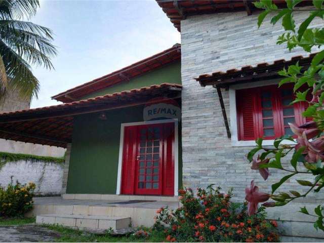 Casa com 4 dormitórios à venda, 120 m²