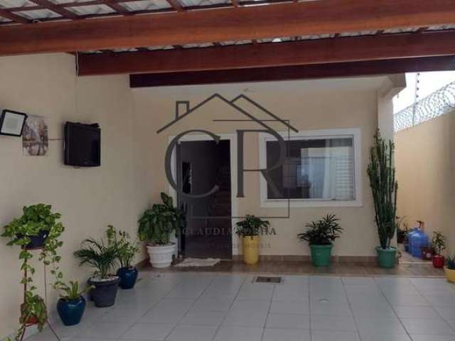 Excelente casa solta em Pitangueiras!