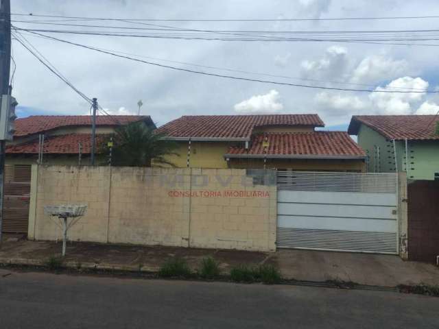 Casa com 2/4 sendo 1 suíte no bairro Santa Isabel