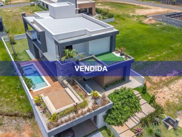 Casa sobrado em condomínio à venda, condomínio Villas do Golf em Itu, SP. 3 suítes, 503m² de terreno e 311m² construídos