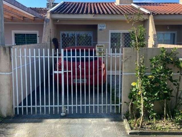 Casa geminada com sobra de terreno