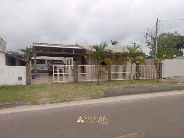 Casa 4 dormitórios com piscina em Shangrilá