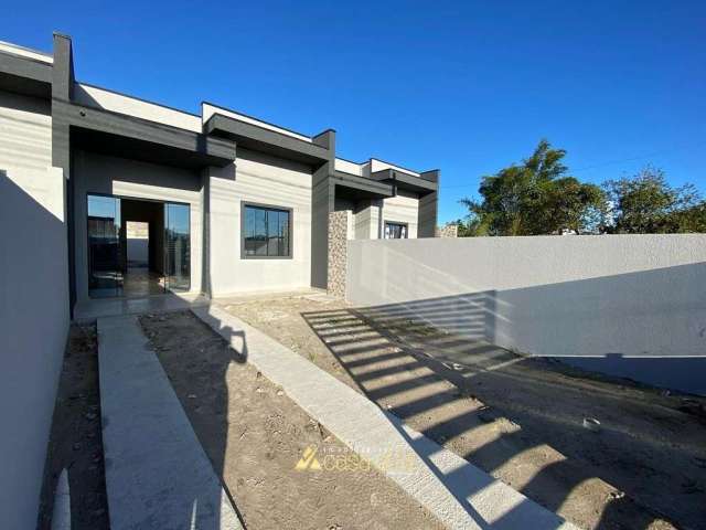 Casa com sobra de terreno e bem localizada