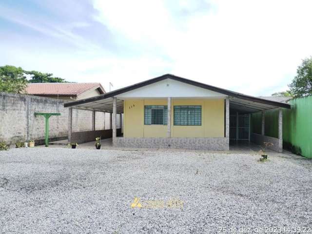 Casa com amplo terreno no Rivieira Matinhos