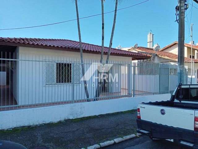 Casa a venda com 4 quartos sendo 2 suítes em Bairro Nações em Balneário Camboriú.SC