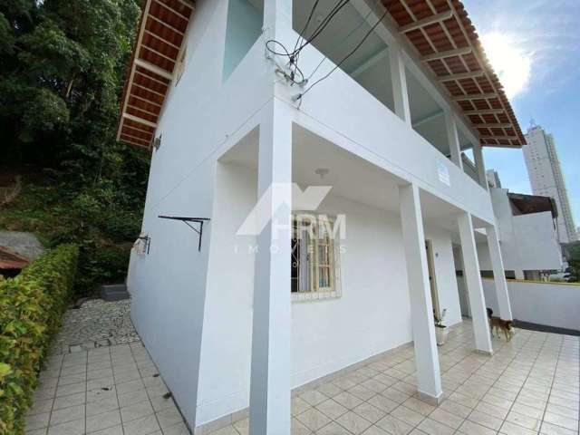 Casa de 252 m² no bairro Nações