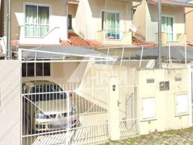 Casa com dois quartos, sendo uma suite em Balneário Camboriú-SC