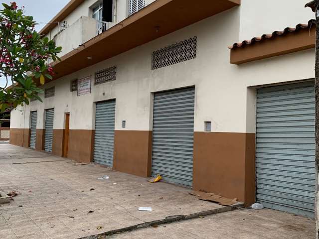 Prédio comercial grande de esquina no santa rosa com 4 lojas no térreo + 2 ótimos apartamentos em cima com 3 dormitórios cada + 2 vagas de garagens 1 cada apartamento