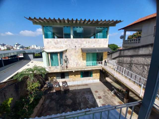 Casa excelente no Floramar - opção para 2 moradias + terraço