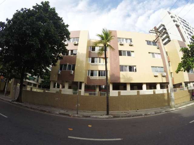 Apartamento, 2/4 + Dependência 100m2 - Costa Azul