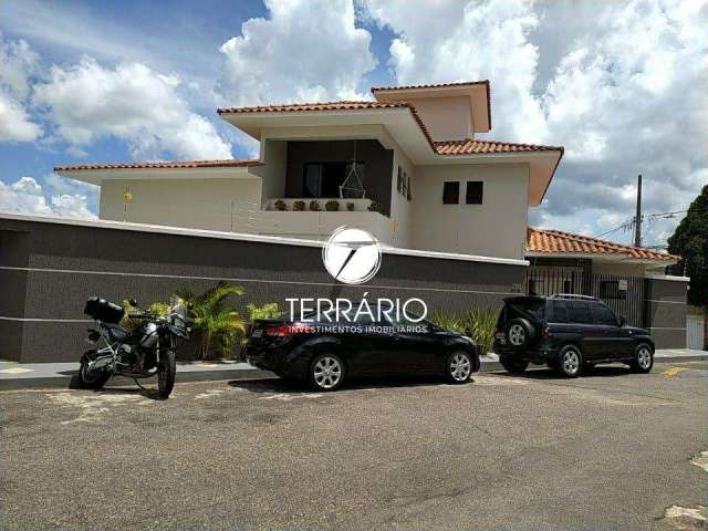 Casa à venda no Campos Elíseos em Varginha com piscina, 3 quartos, 1 suíte e 4 vagas