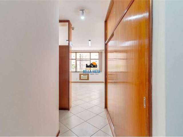 Sala comercial à venda na Avenida Santo Amaro, 4644, Santo Amaro, São Paulo por R$ 299.000