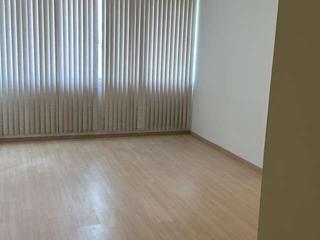 Apartamento à venda  com 3 quarto(s)