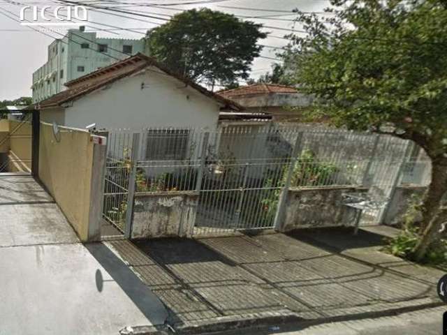 Terreno de 300 m2 no bairro do Jadim América em excelente localização.