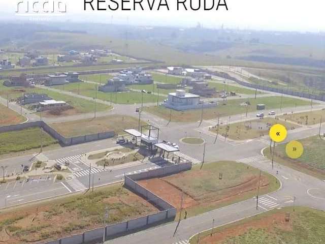 Terreno de 250m² está localizado no condomínio Reserva Rudá,