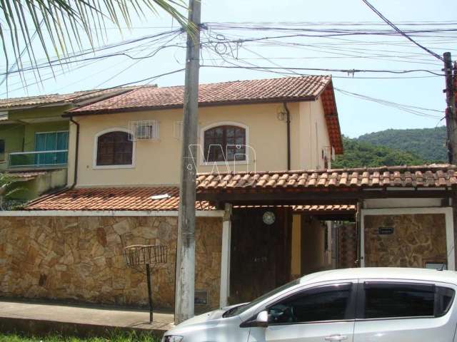 Casa com 4 quartos, 270m², à venda em Niterói, Serra Grande