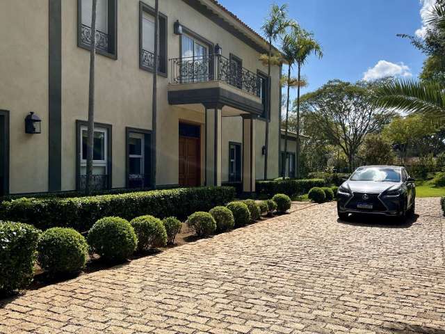 Casa estilo clássico na baroneza - localização privilegiada