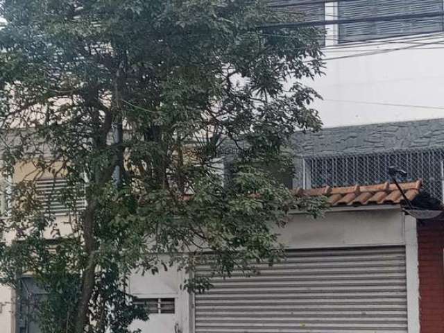 Sobrado à venda na Vila Mariana, São Paulo-SP: 4 quartos, 2 salas, 3 banheiros, 3 vagas, 240m² - Próximo ao Metrô Santa Cruz!