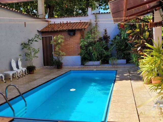 Linda Casa com piscina, jardim das Flores, Osasco, São Paulo.