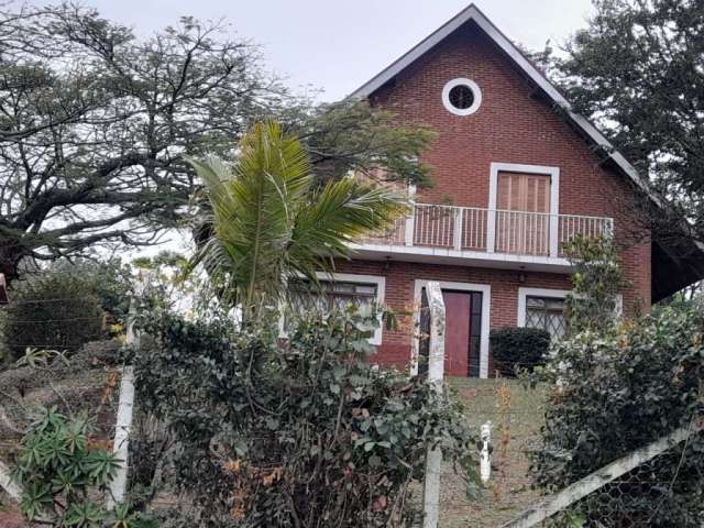 Casa estilo suíço bairro nobre de serra negra sp.