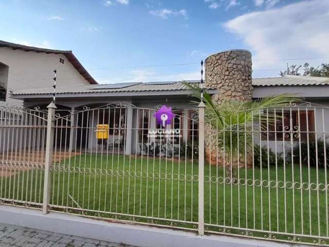 Casa para Venda em Foz do Iguaçu, Jardim Nacional, 3 dormitórios, 1 suíte, 1 banheiro, 3 vagas